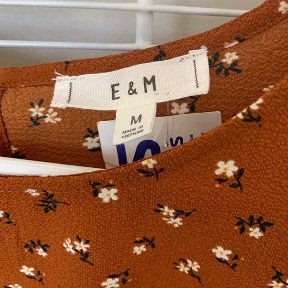 E&m floral top - Picture 2 of 3